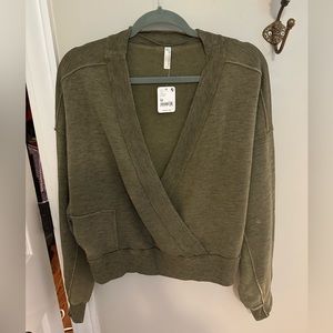 Free People Movement v-neck Cropped long sleeve sweater, Medium w/ tags